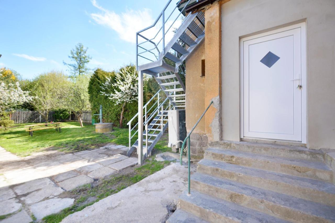 Apartmany Jevany Εξωτερικό φωτογραφία