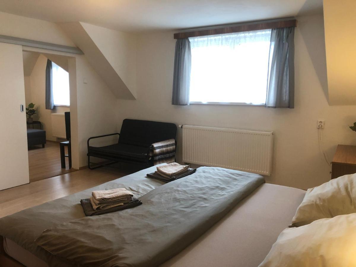 Apartmany Jevany Εξωτερικό φωτογραφία